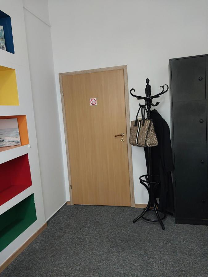 Pinto Guest Rooms Варшава Экстерьер фото