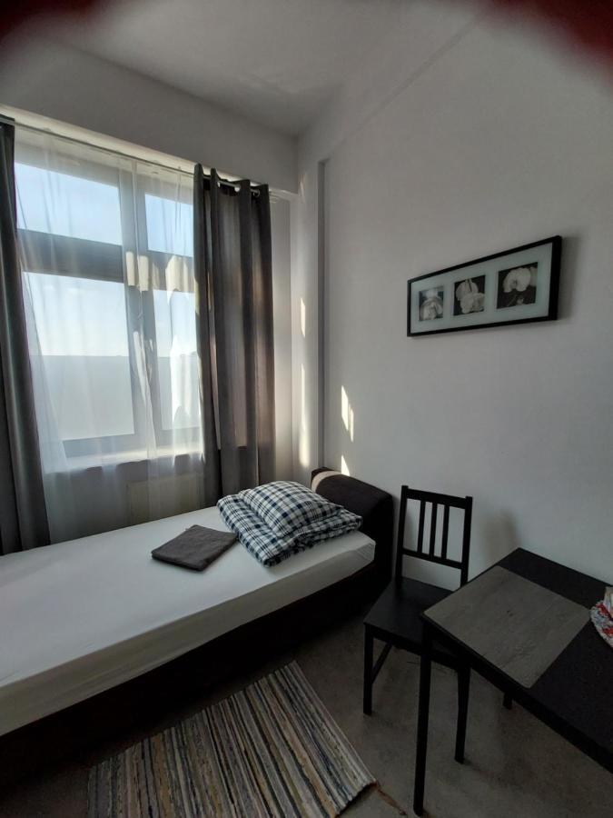 Pinto Guest Rooms Варшава Экстерьер фото