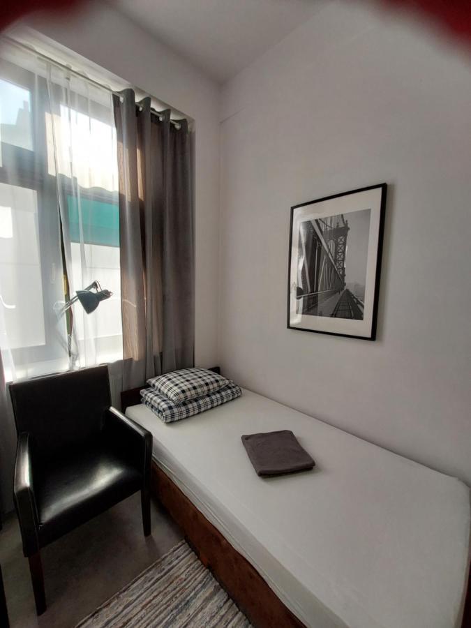Pinto Guest Rooms Варшава Экстерьер фото