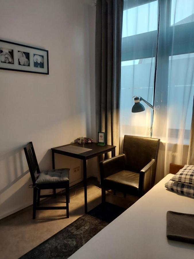 Pinto Guest Rooms Варшава Экстерьер фото