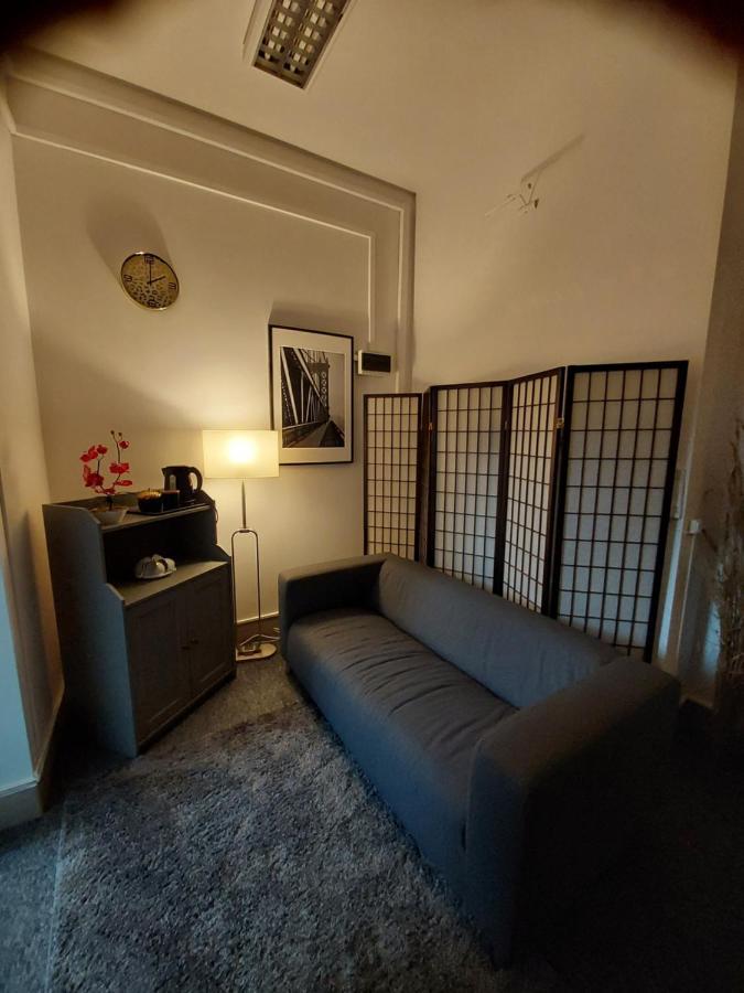 Pinto Guest Rooms Варшава Экстерьер фото