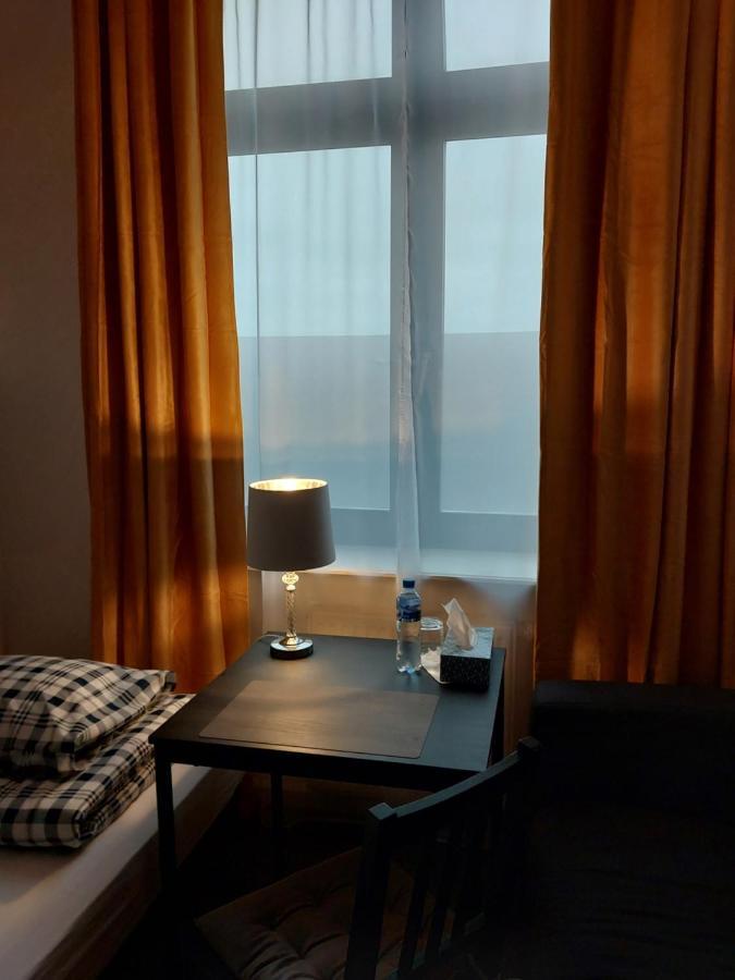 Pinto Guest Rooms Варшава Экстерьер фото