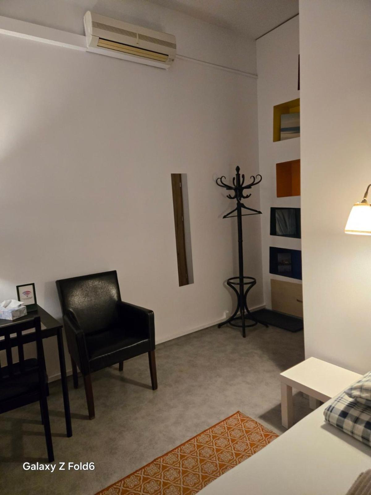 Pinto Guest Rooms Варшава Экстерьер фото