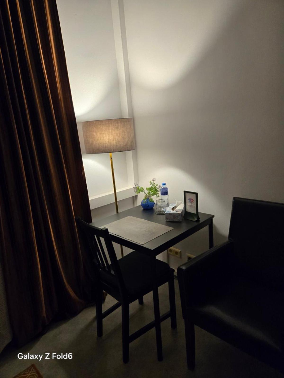 Pinto Guest Rooms Варшава Экстерьер фото