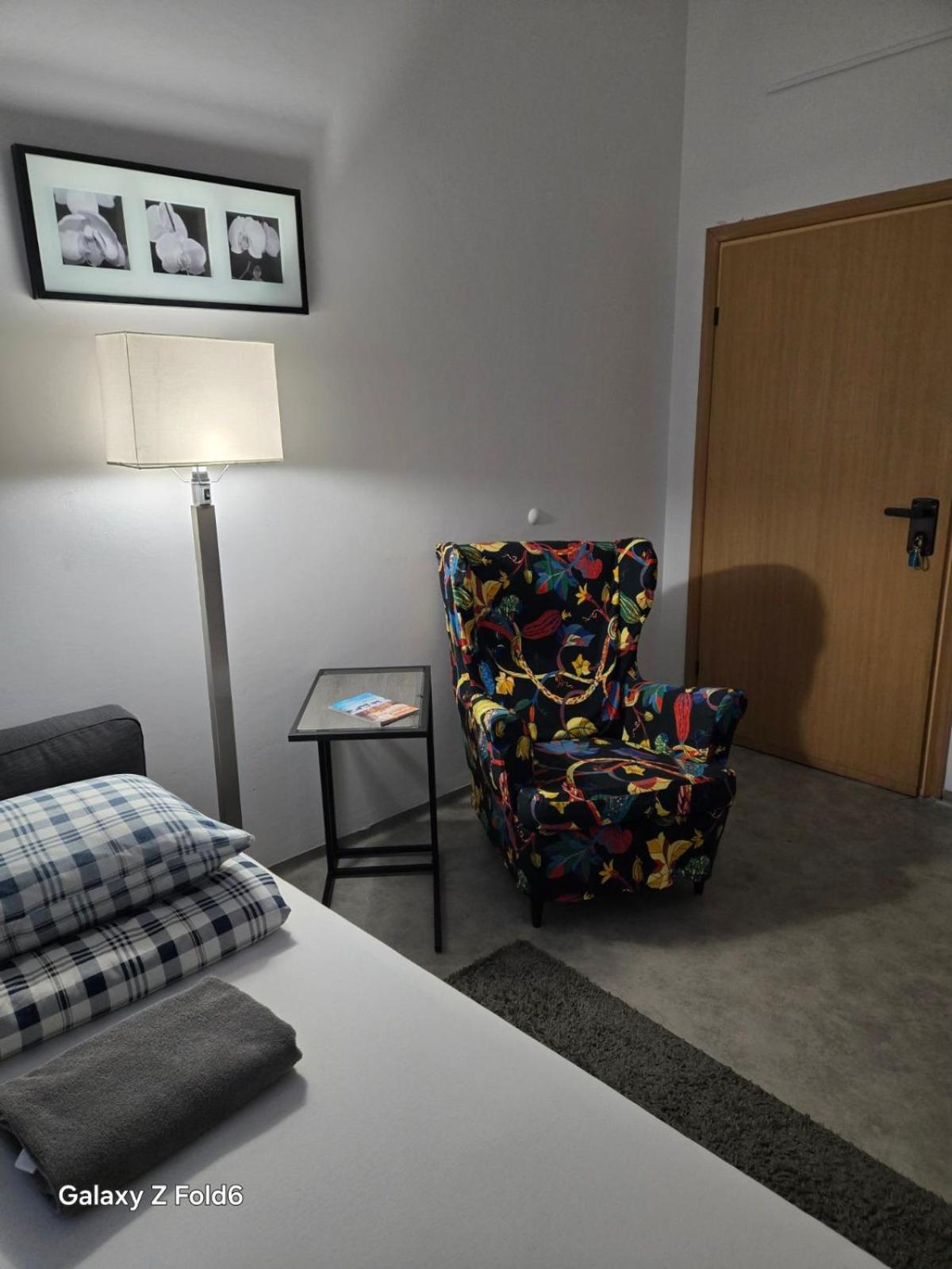 Pinto Guest Rooms Варшава Экстерьер фото